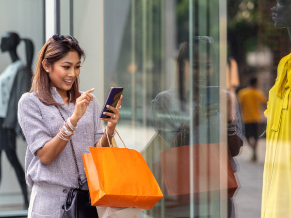 Chatbots for shopping- Luxury Chatbots
